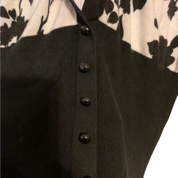 Chelsea & Theodore Ladies Long Sleeve Sweater Built In Collared Button Shirt - Picture 3 of 5